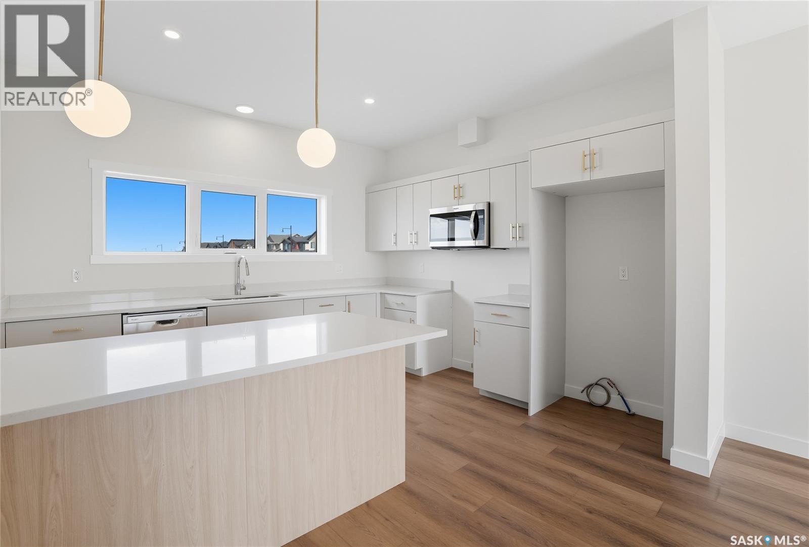 70 Taskamanwa Terrace, Saskatoon, SK - Indoor Photo Showing Kitchen
