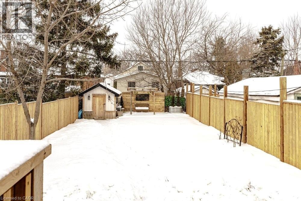 19 Huxley Avenue N, Hamilton, ON - Outdoor