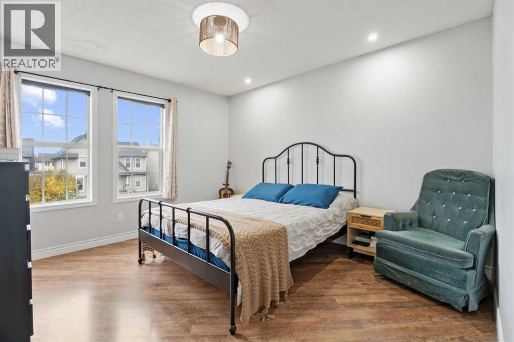 242 Elgin Place Se, Calgary, AB - Indoor Photo Showing Bedroom