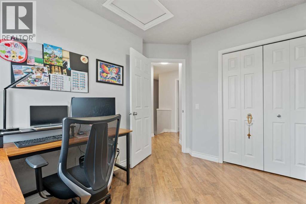 242 Elgin Place Se, Calgary, AB - Indoor Photo Showing Office