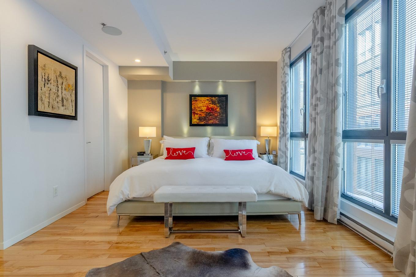 Primary bedroom - 74-38 Rue Mcgill, Montréal (Ville-Marie), QC - Indoor Photo Showing Bedroom