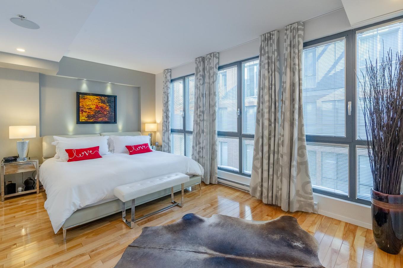 Primary bedroom - 74-38 Rue Mcgill, Montréal (Ville-Marie), QC - Indoor Photo Showing Bedroom