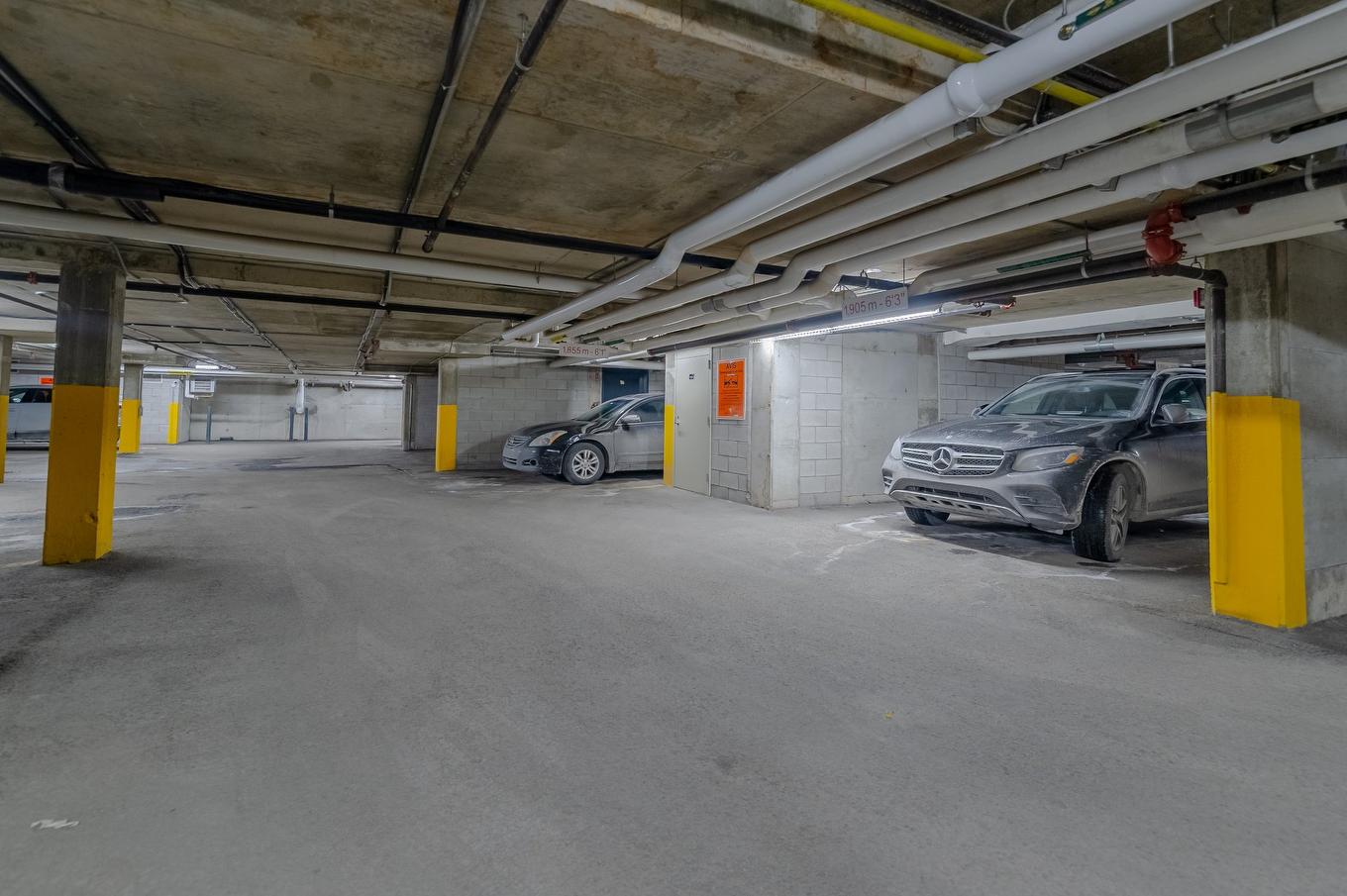 Parking - 74-38 Rue Mcgill, Montréal (Ville-Marie), QC - Indoor Photo Showing Garage