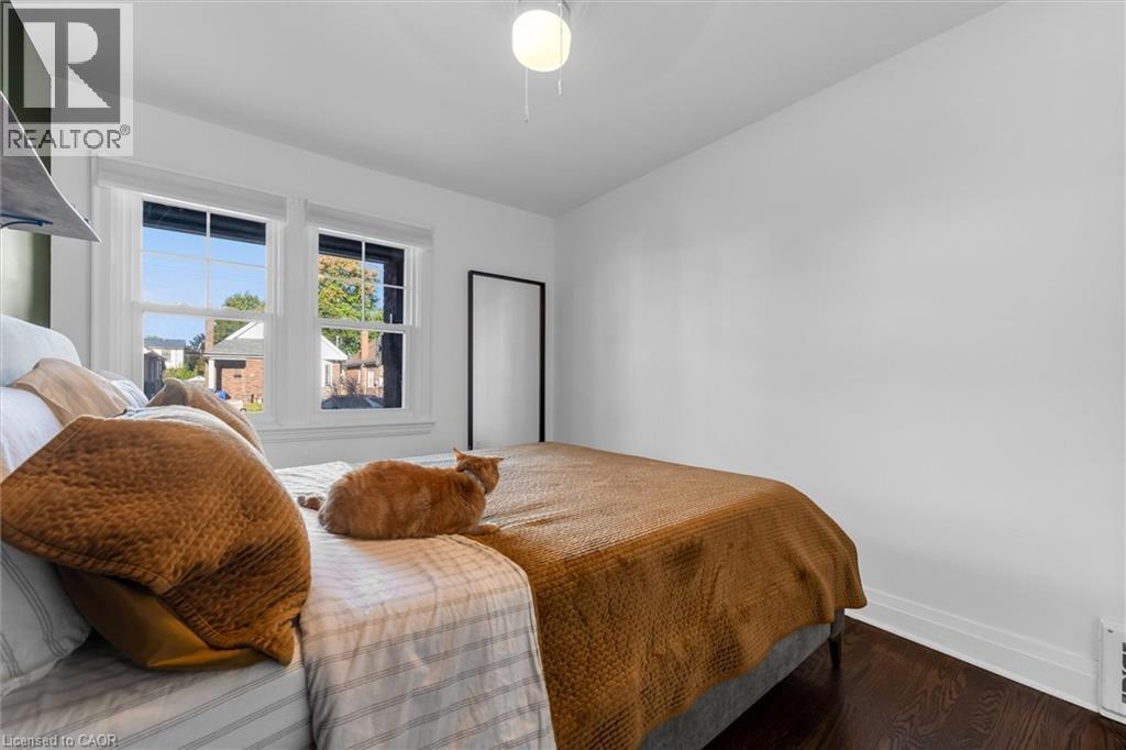 177 Houghton Avenue S, Hamilton, ON - Indoor Photo Showing Bedroom