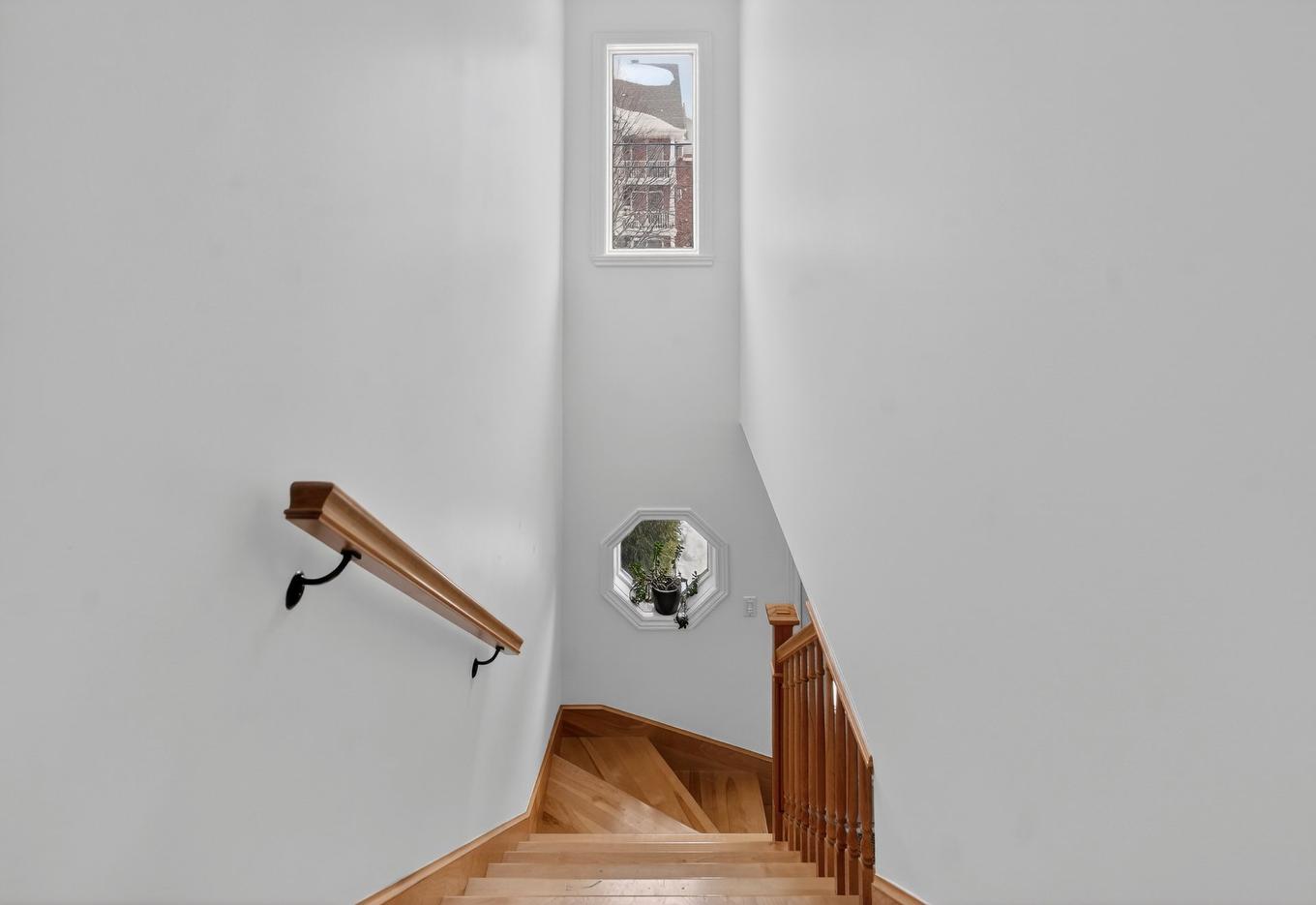 Staircase - 522 Rue Lesage, Chambly, QC - Indoor Photo Showing Other Room