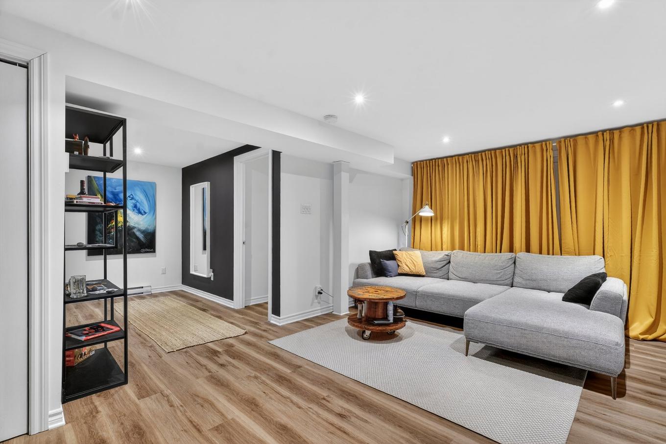 Family room - 522 Rue Lesage, Chambly, QC - Indoor Photo Showing Living Room