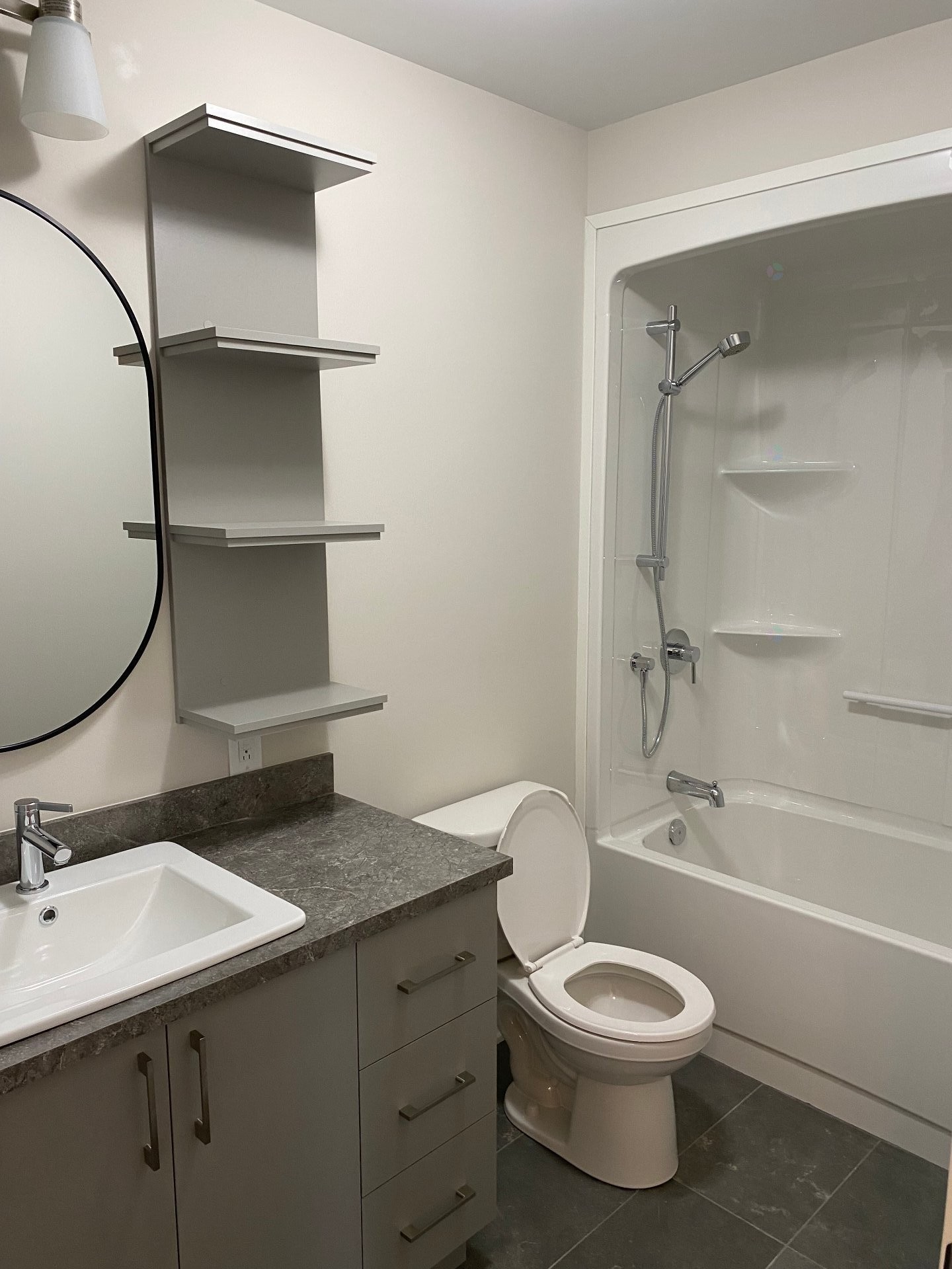 Salle de bains - 520 Rue St-Armand, Beauharnois, QC - Indoor Photo Showing Bathroom