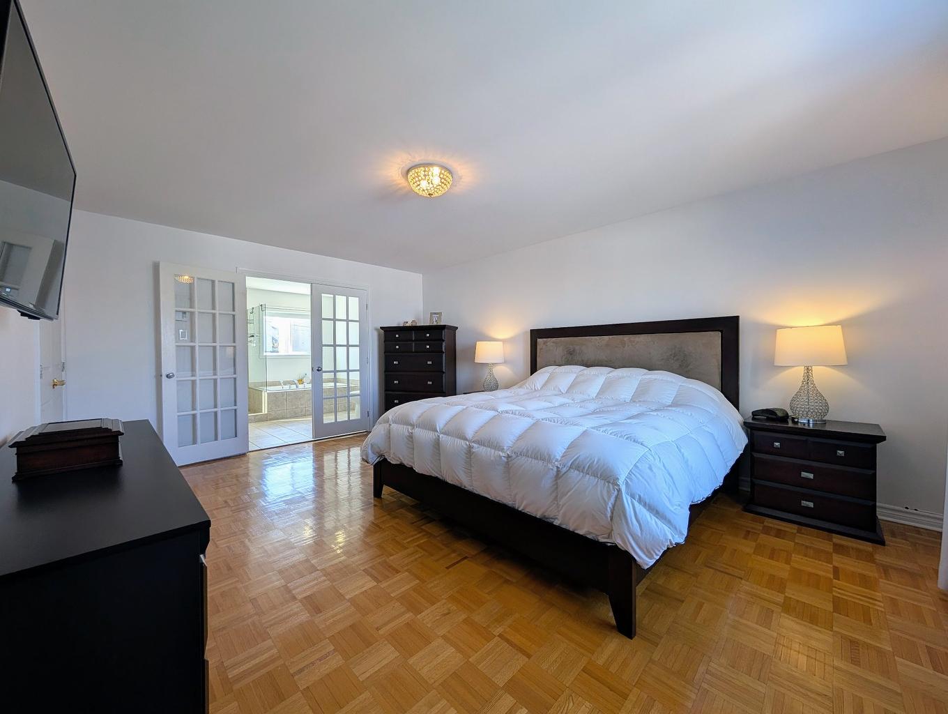 Chambre à coucher principale - 10536 Rue Thomas-Paine, Montréal (Rivière-Des-Prairies/Pointe-Aux-Trembles), QC - Indoor Photo Showing Bedroom