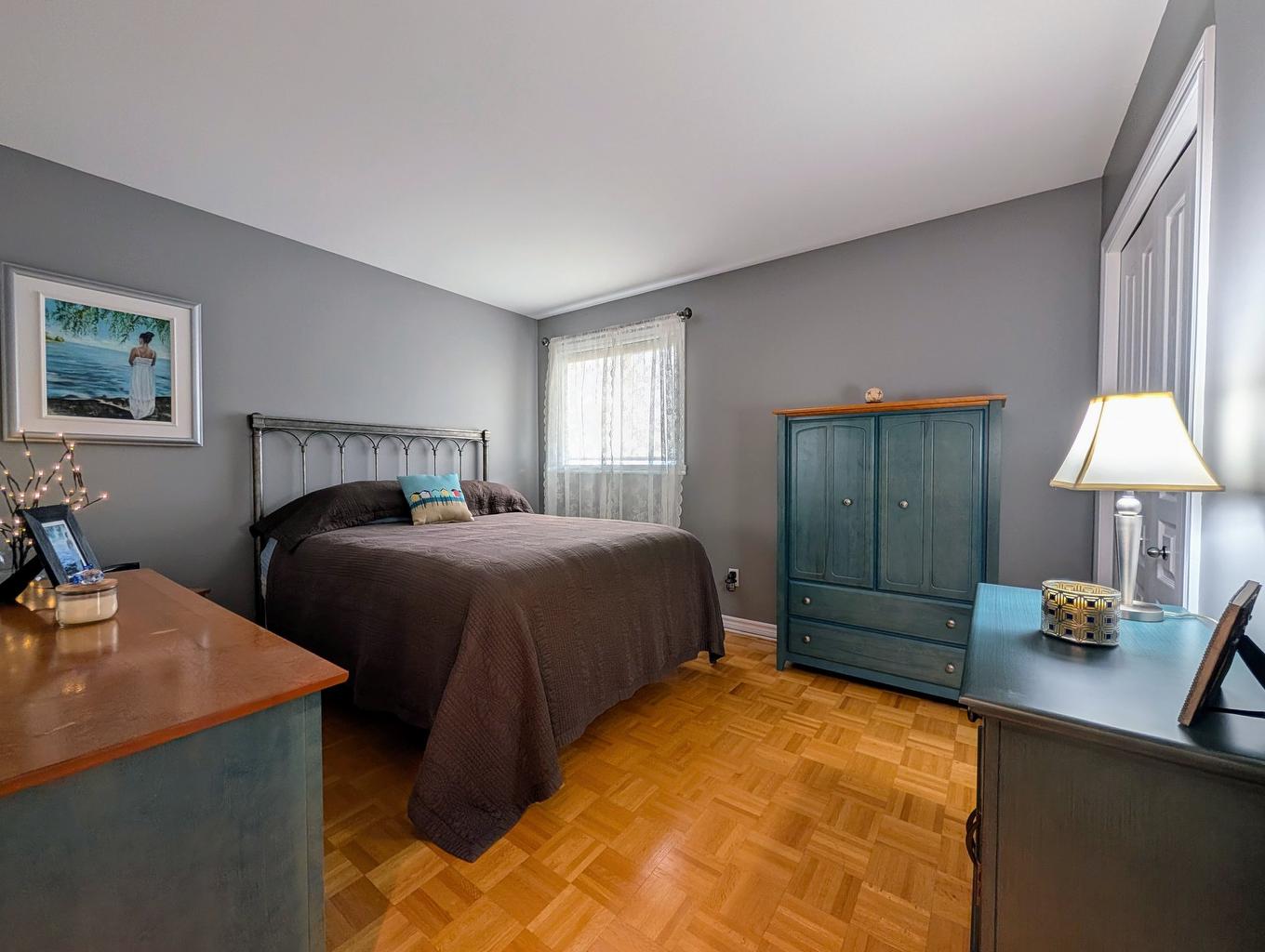 Chambre à coucher - 10536 Rue Thomas-Paine, Montréal (Rivière-Des-Prairies/Pointe-Aux-Trembles), QC - Indoor Photo Showing Bedroom