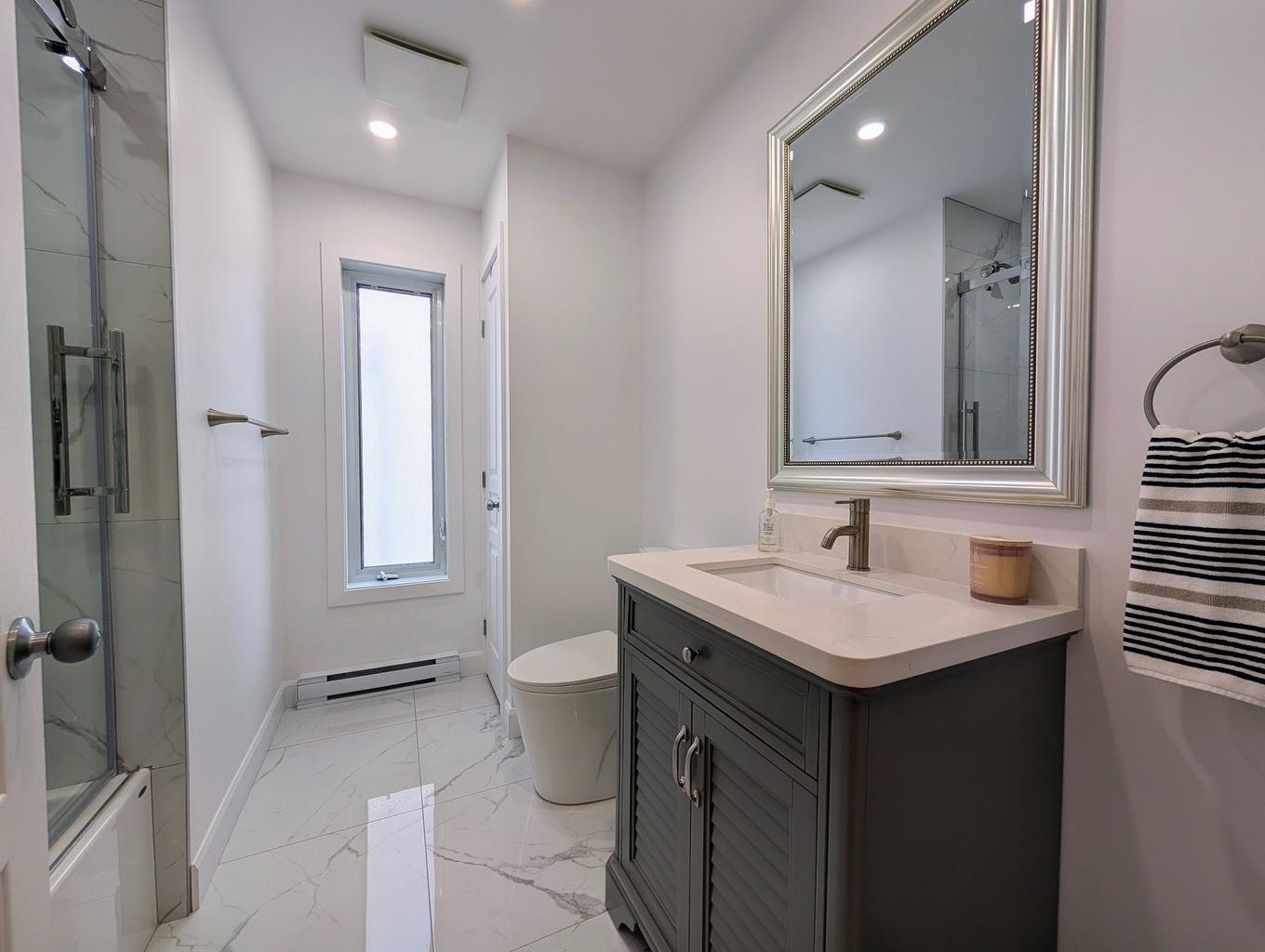 Salle de bains - 10536 Rue Thomas-Paine, Montréal (Rivière-Des-Prairies/Pointe-Aux-Trembles), QC - Indoor Photo Showing Bathroom