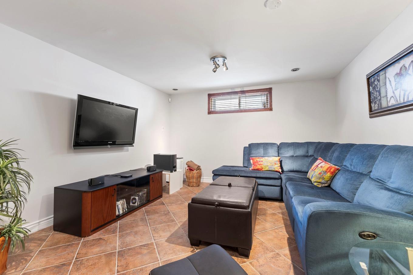 Salle de jeux - 349 Rue Aumais, Sainte-Anne-De-Bellevue, QC - Indoor Photo Showing Living Room