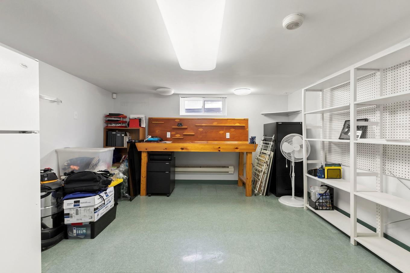 Atelier - 349 Rue Aumais, Sainte-Anne-De-Bellevue, QC - Indoor