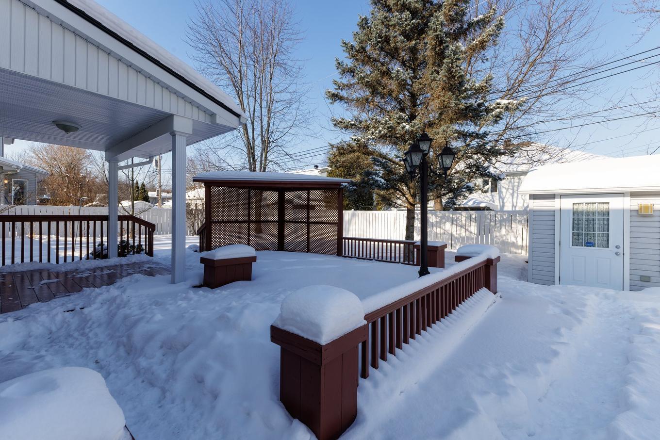 Cour - 349 Rue Aumais, Sainte-Anne-De-Bellevue, QC - Outdoor With Exterior