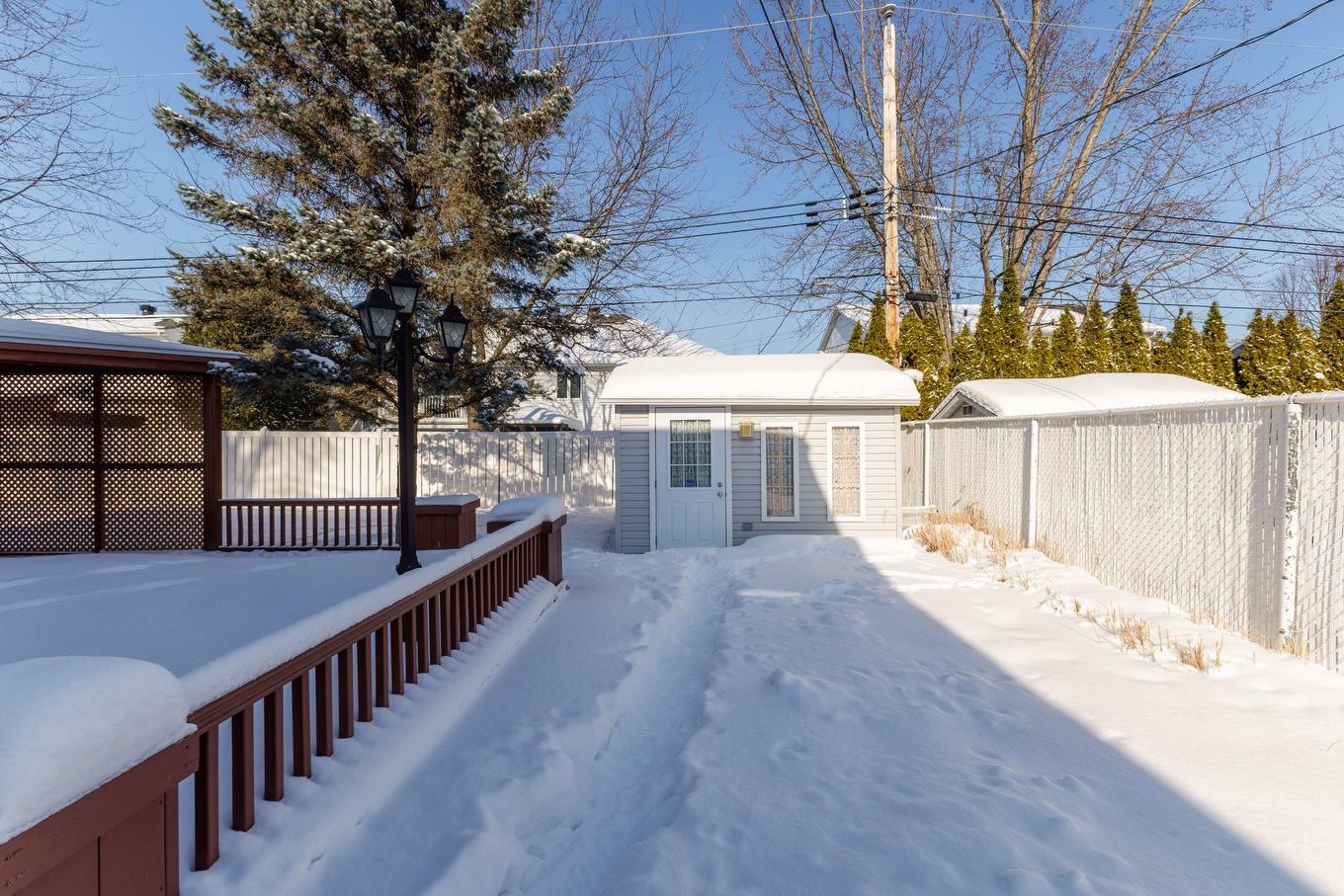 Cour - 349 Rue Aumais, Sainte-Anne-De-Bellevue, QC - Outdoor