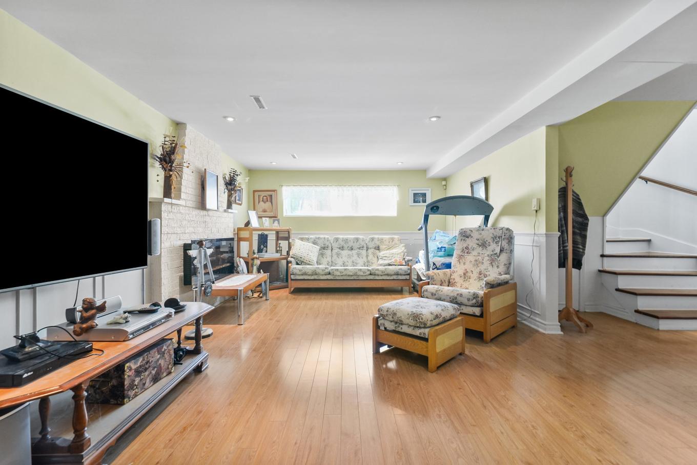 Family room - 2401 Rue Joliette, Longueuil (Le Vieux-Longueuil), QC - Indoor With Fireplace