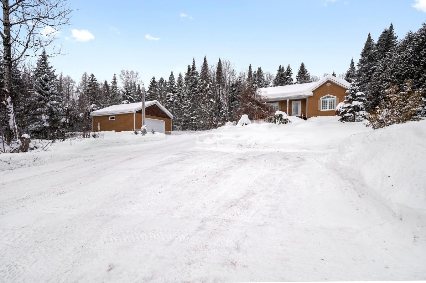Façade - 1621 Ch. De Ste-Lucie, Sainte-Lucie-Des-Laurentides, QC - Outdoor