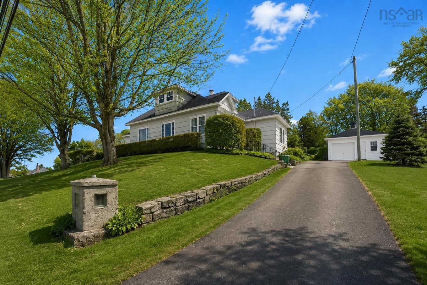 722 Highway 1, Hebron, NS