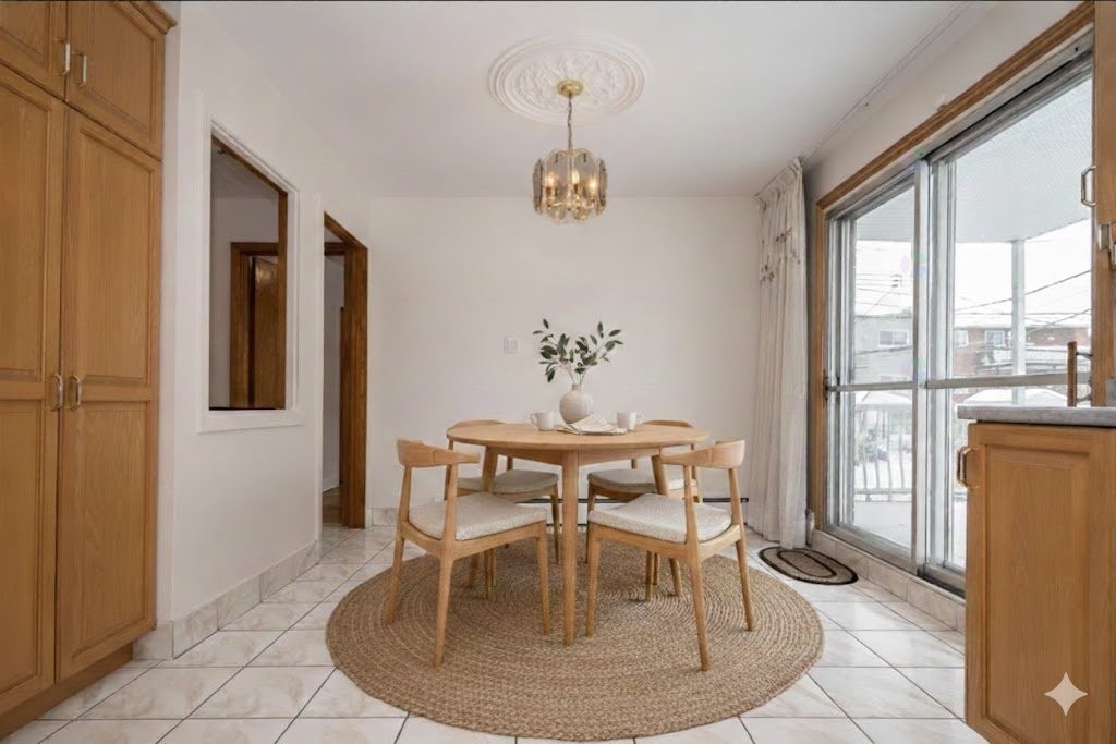 Salle à manger - 8502 Rue Chauveau, Montréal (Saint-Léonard), QC - Indoor Photo Showing Dining Room