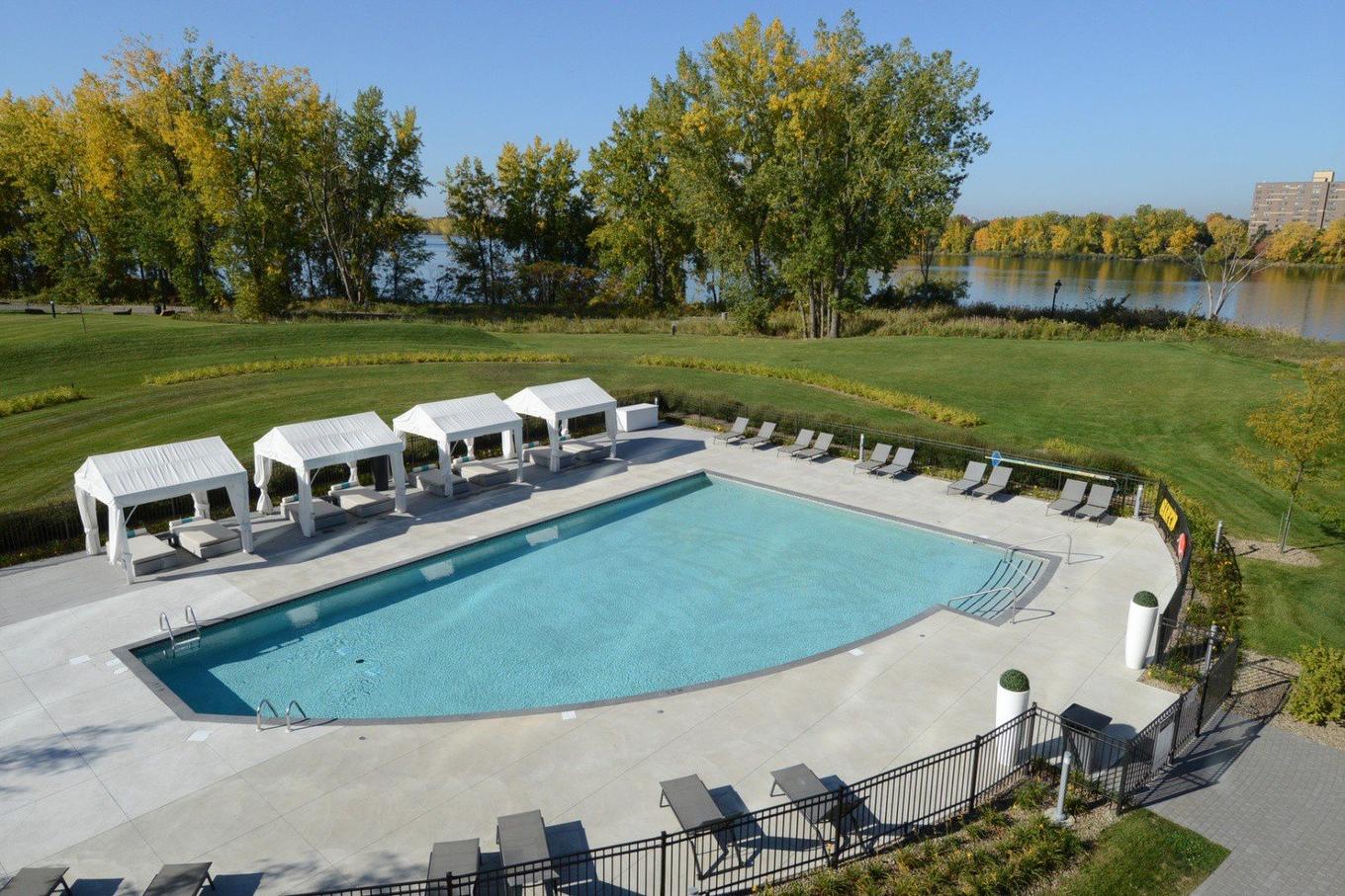 Piscine - 813-100 Rue André-Prévost, Montréal (Verdun/Île-Des-Soeurs), QC - Outdoor With In Ground Pool