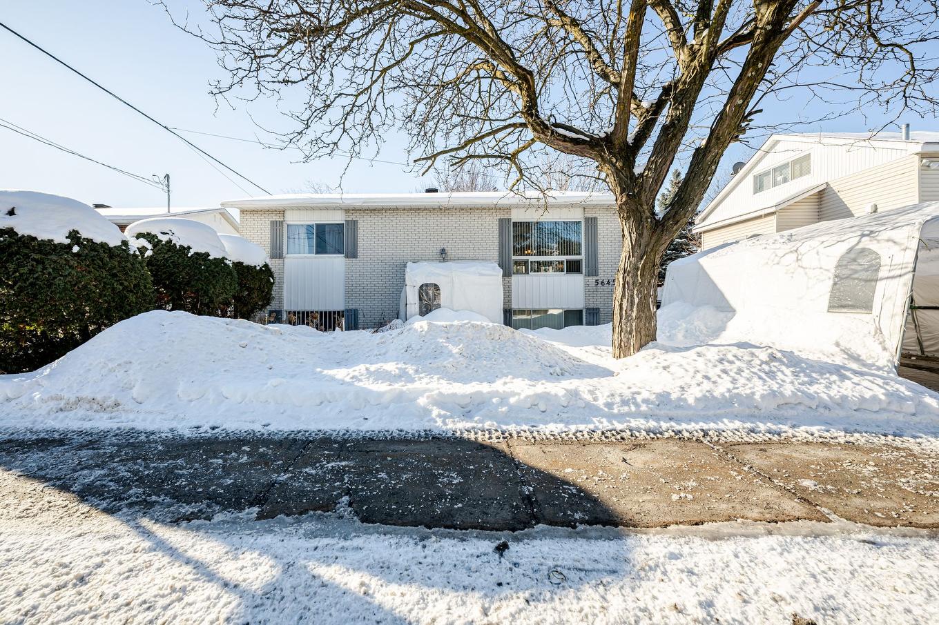 Frontage - 5645 Av. Primot, Longueuil (Saint-Hubert), QC - Outdoor