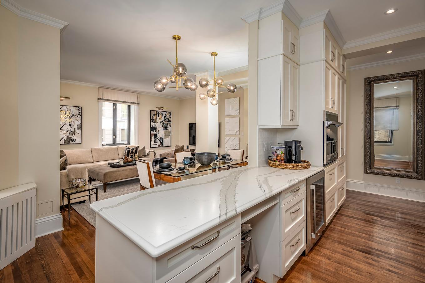 Kitchen - 17-1509 Rue Sherbrooke O., Montréal (Ville-Marie), QC - Indoor Photo Showing Kitchen With Upgraded Kitchen