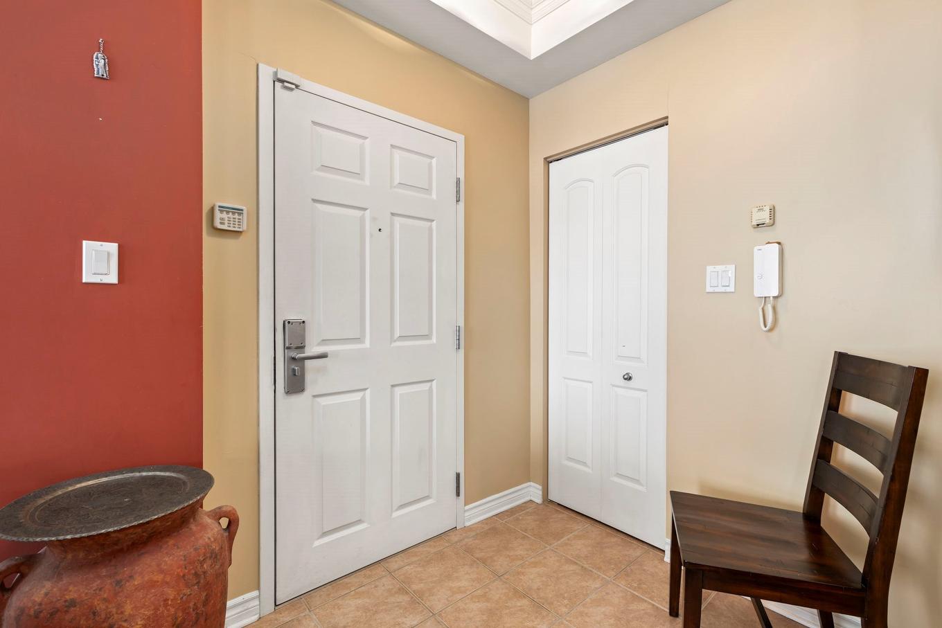 Hall - 201-14411 Rue Harry-Worth, Montréal (Pierrefonds-Roxboro), QC - Indoor Photo Showing Other Room