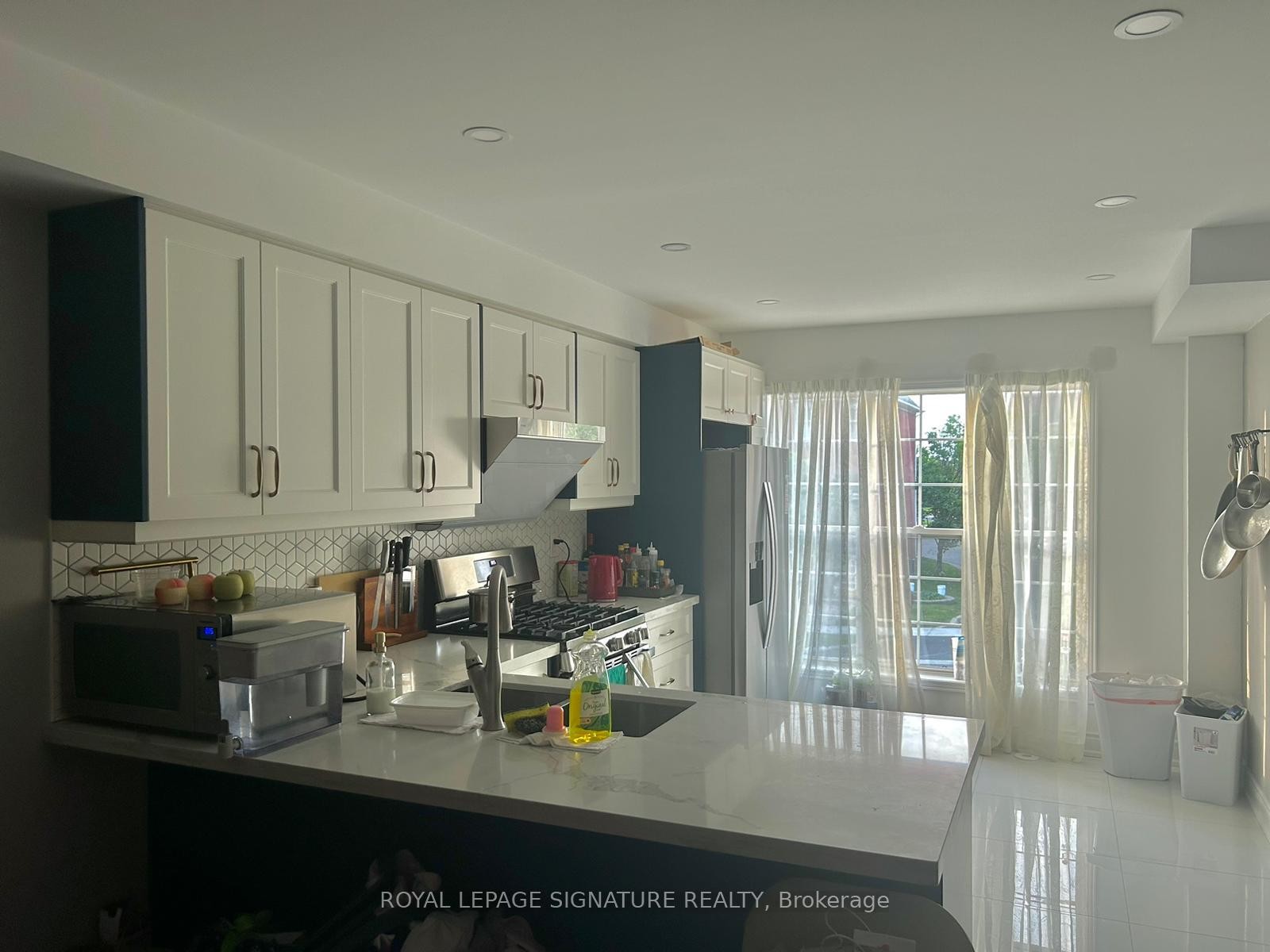 11 Exchequer Place, Toronto, ON - Indoor Photo Showing Kitchen