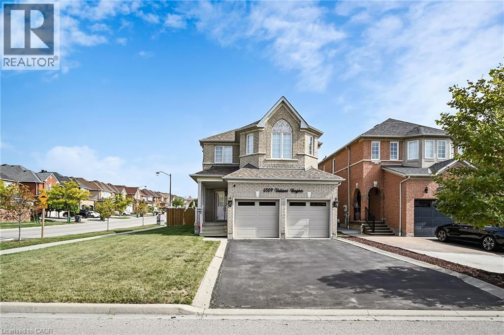 6509 Valiant Heights, Mississauga, ON - Outdoor With Facade