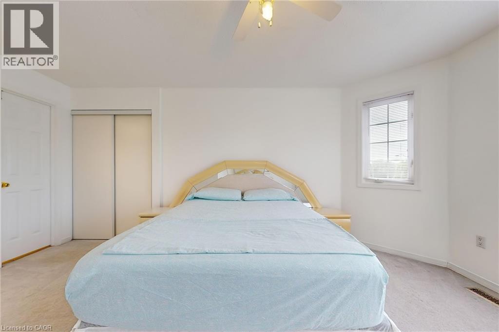 6509 Valiant Heights, Mississauga, ON - Indoor Photo Showing Bedroom