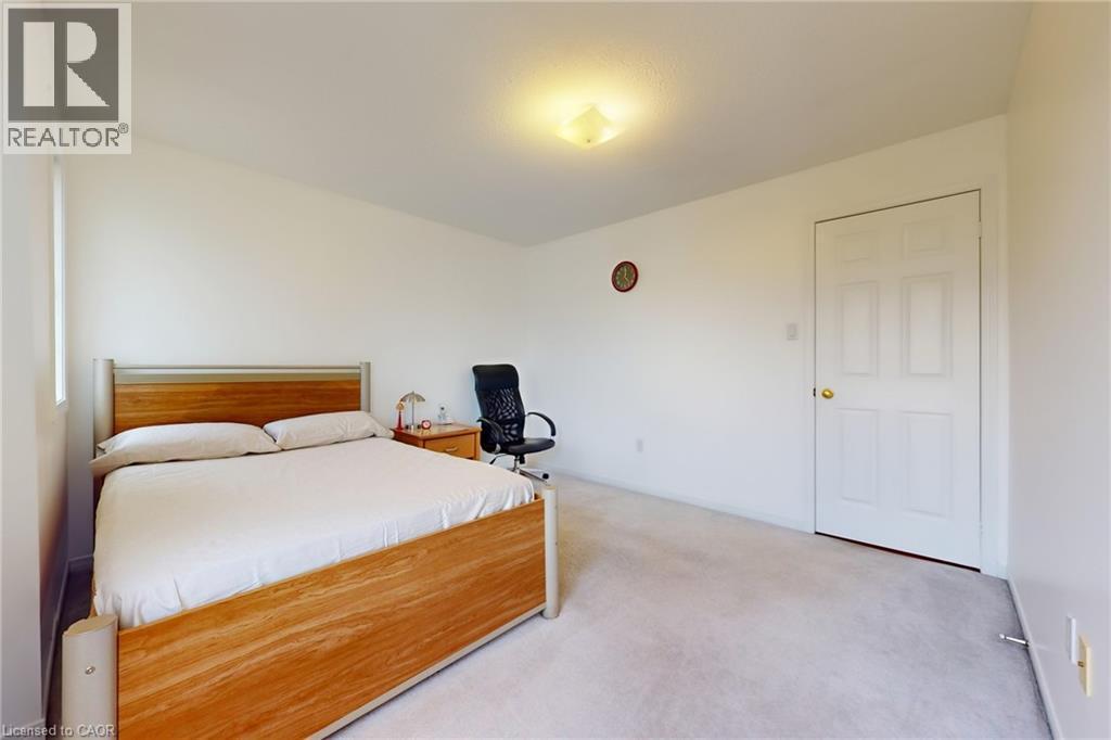 6509 Valiant Heights, Mississauga, ON - Indoor Photo Showing Bedroom