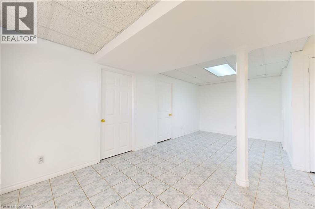 6509 Valiant Heights, Mississauga, ON - Indoor Photo Showing Other Room