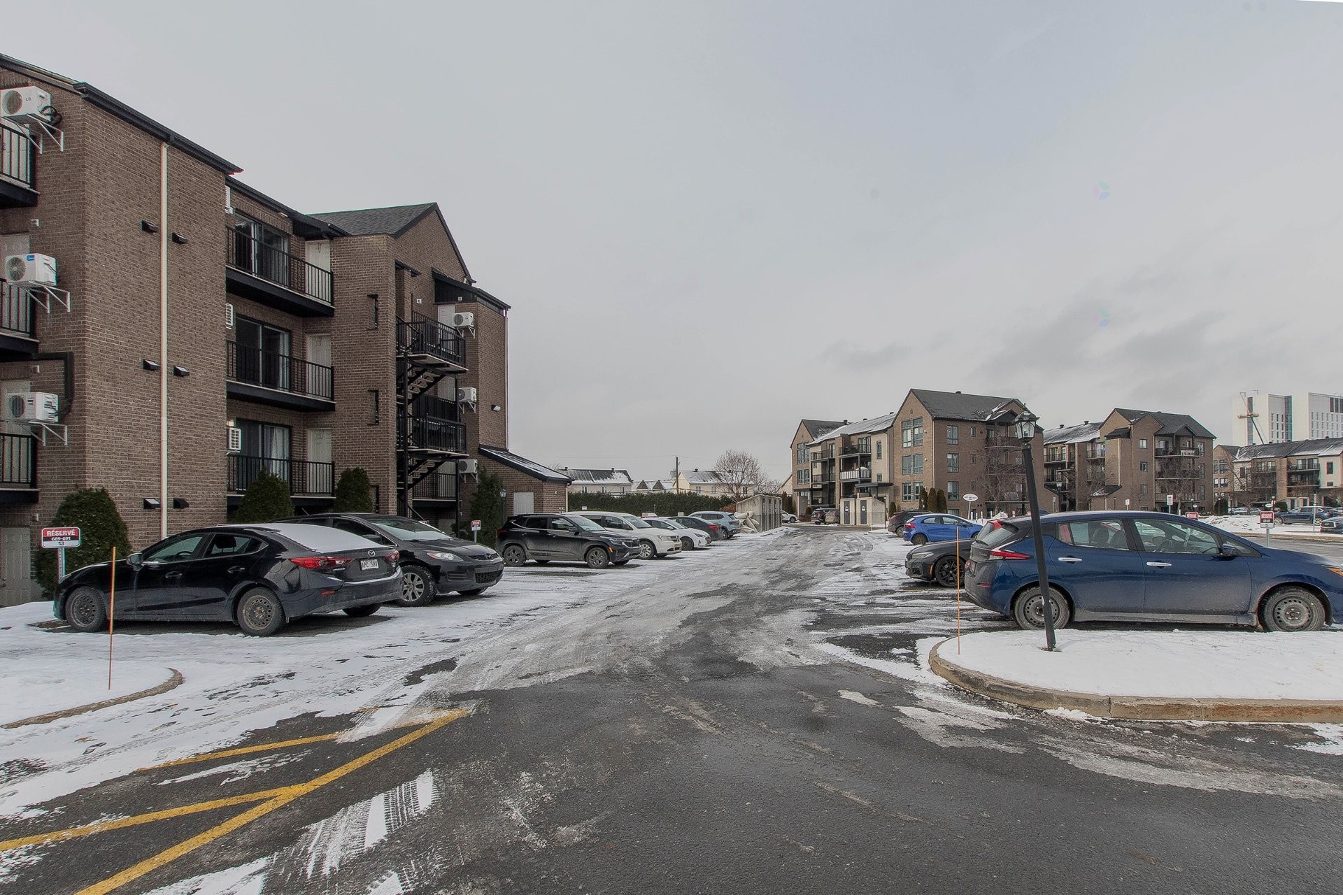 Extérieur - 201-691 Mtée Des Pionniers, Terrebonne (Lachenaie), QC - Outdoor