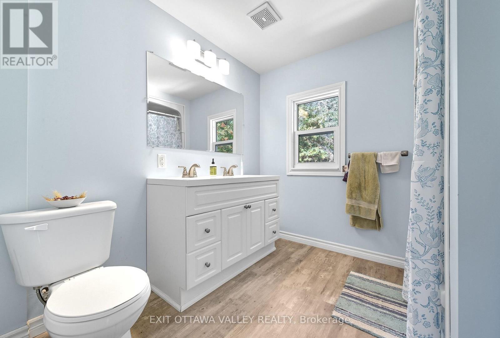 6 Faraday Crescent, Deep River, ON - Indoor Photo Showing Bathroom