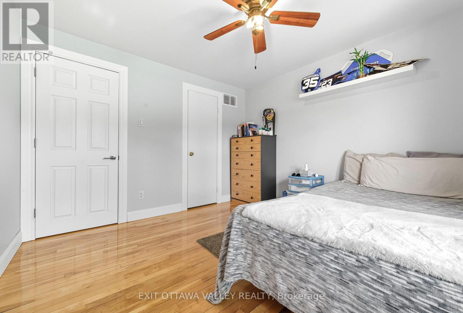 6 Faraday Crescent, Deep River, ON - Indoor Photo Showing Bedroom