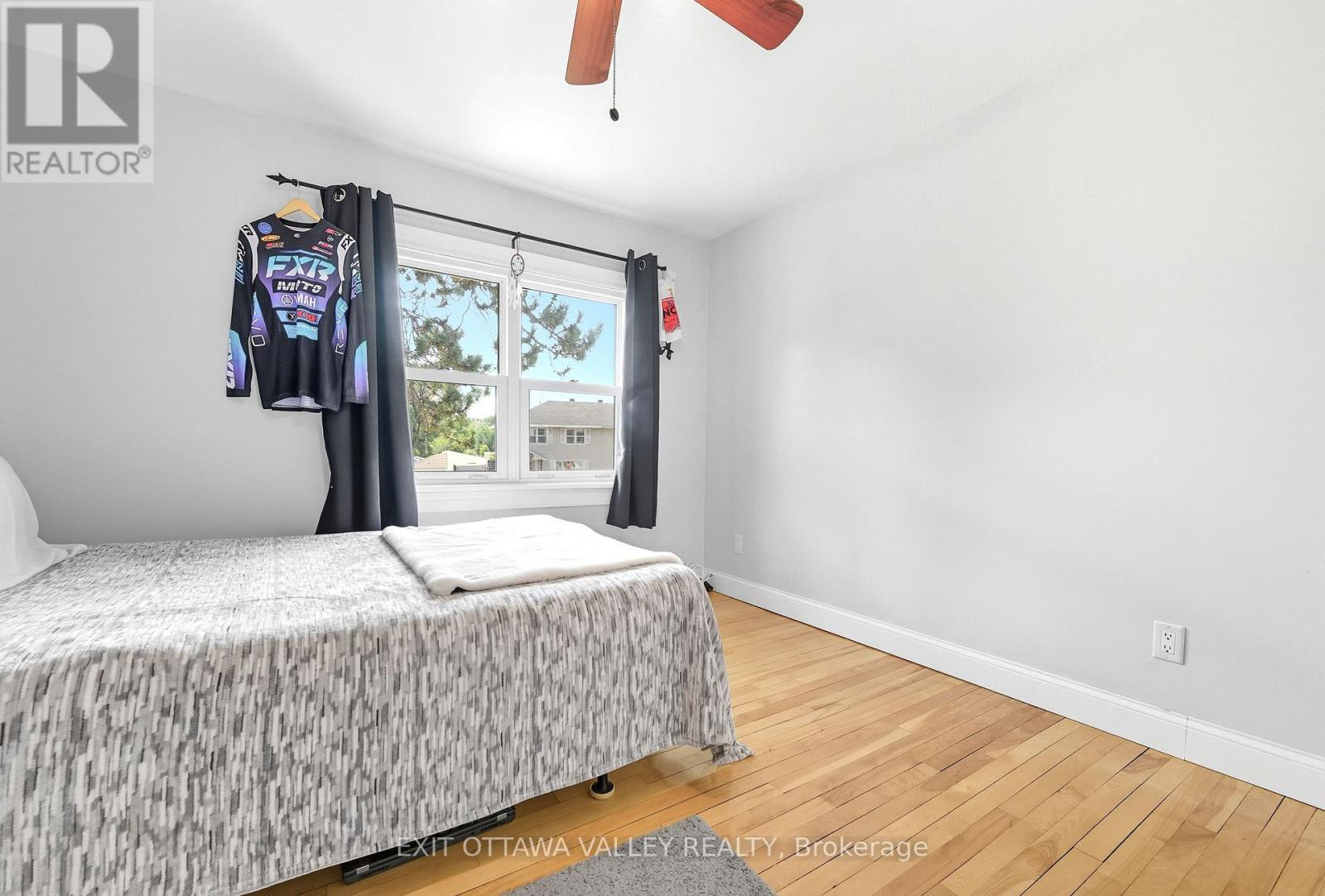 6 Faraday Crescent, Deep River, ON - Indoor Photo Showing Bedroom