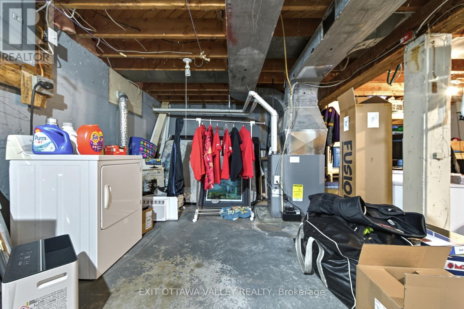 6 Faraday Crescent, Deep River, ON - Indoor