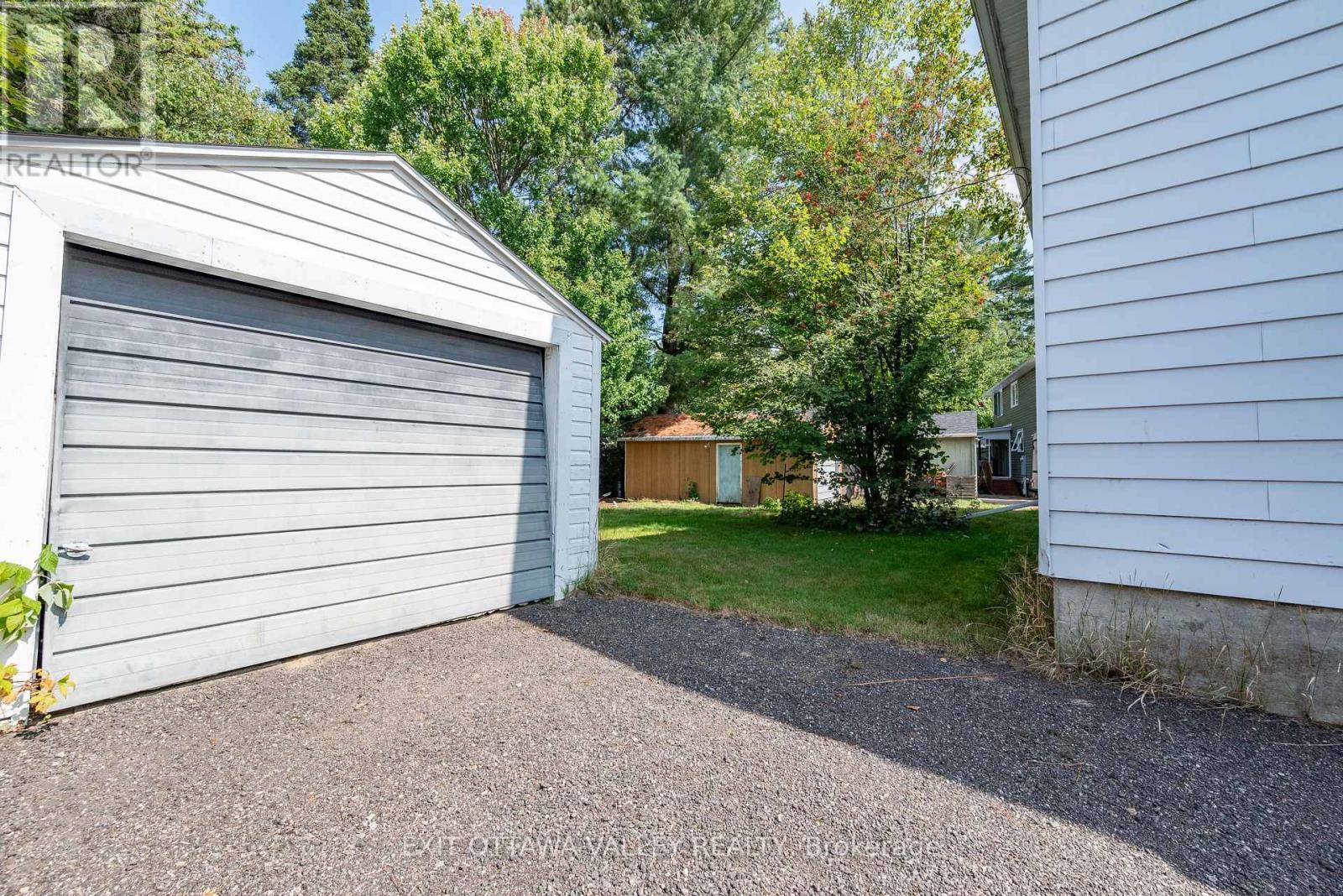 6 Faraday Crescent, Deep River, ON - Outdoor With Exterior