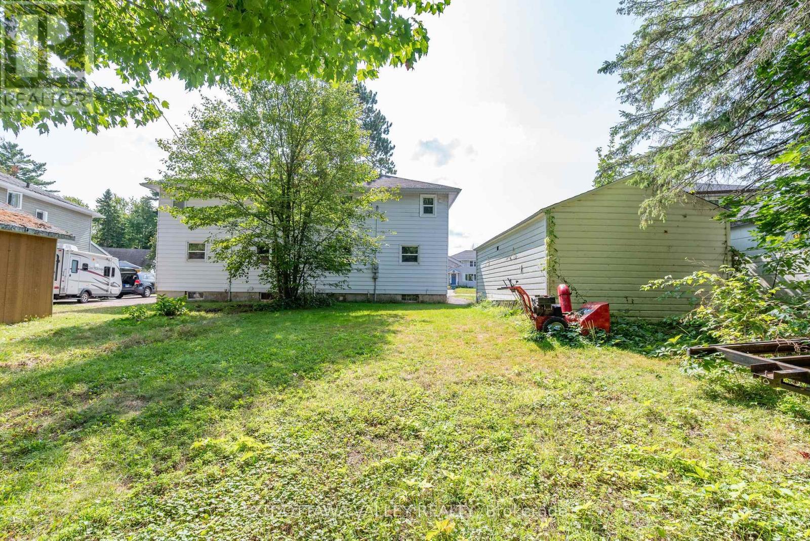 6 Faraday Crescent, Deep River, ON - Outdoor