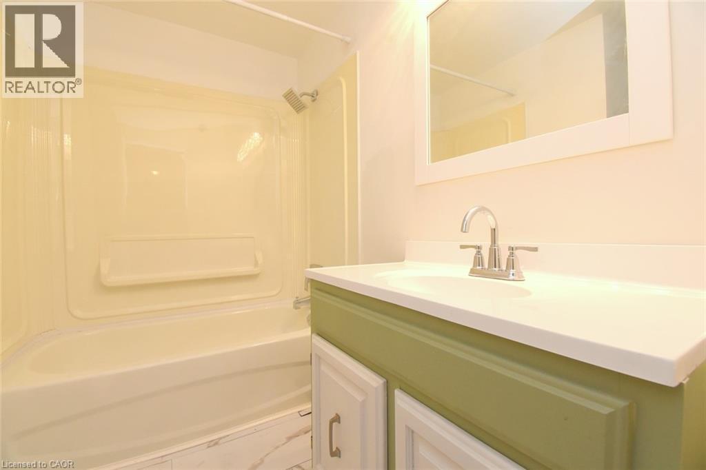67 Elford Crescent, Hamilton, ON - Indoor Photo Showing Bathroom