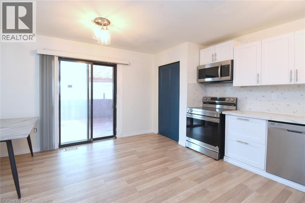67 Elford Crescent, Hamilton, ON - Indoor Photo Showing Kitchen