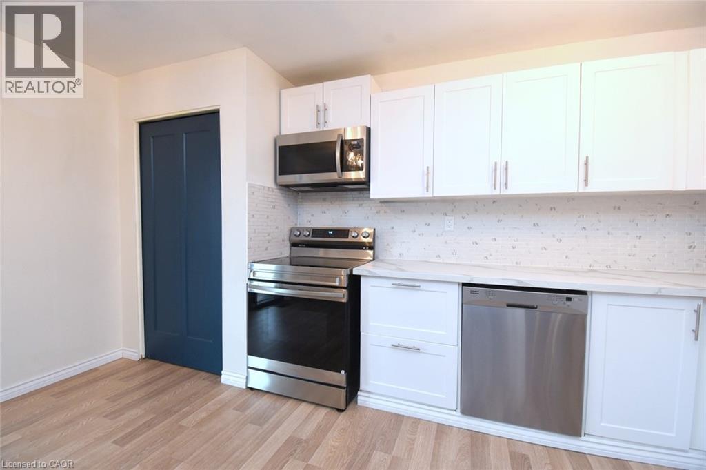 67 Elford Crescent, Hamilton, ON - Indoor Photo Showing Kitchen