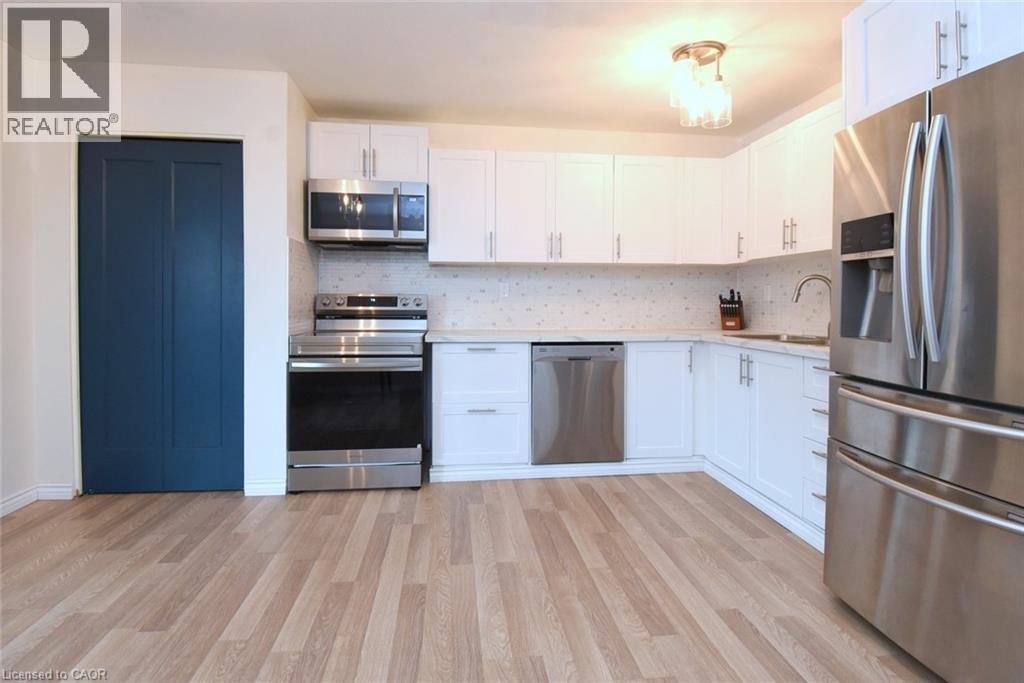 67 Elford Crescent, Hamilton, ON - Indoor Photo Showing Kitchen