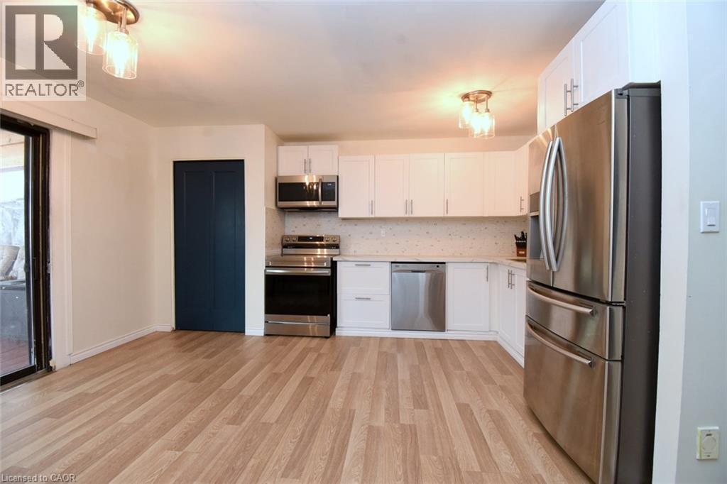 67 Elford Crescent, Hamilton, ON - Indoor Photo Showing Kitchen