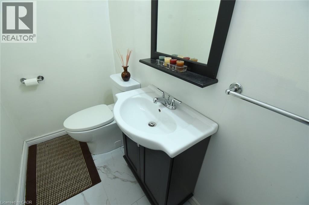 67 Elford Crescent, Hamilton, ON - Indoor Photo Showing Bathroom