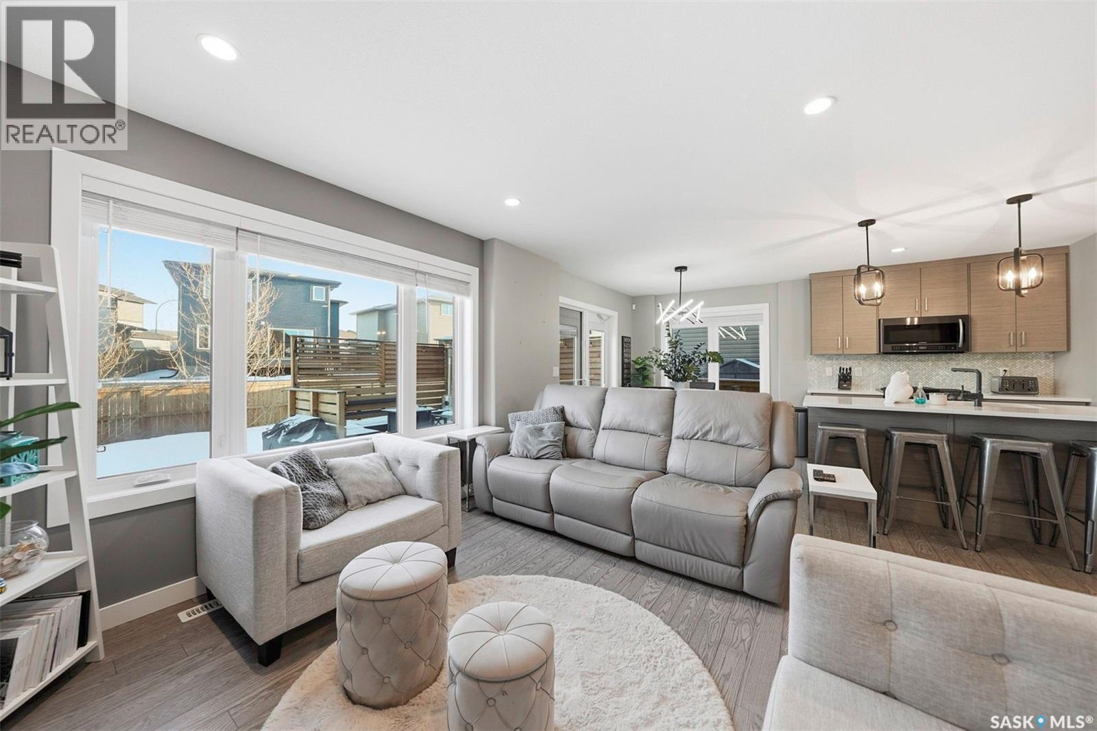 222 Newton Link, Saskatoon, SK - Indoor Photo Showing Living Room