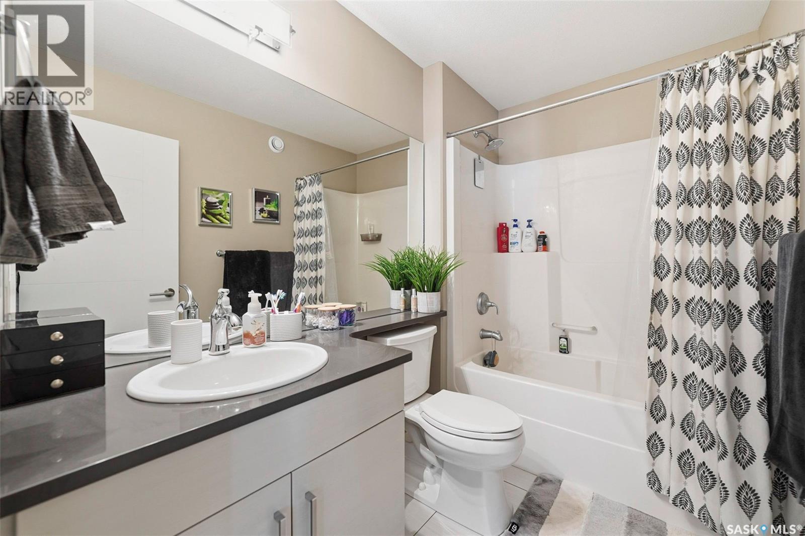 222 Newton Link, Saskatoon, SK - Indoor Photo Showing Bathroom