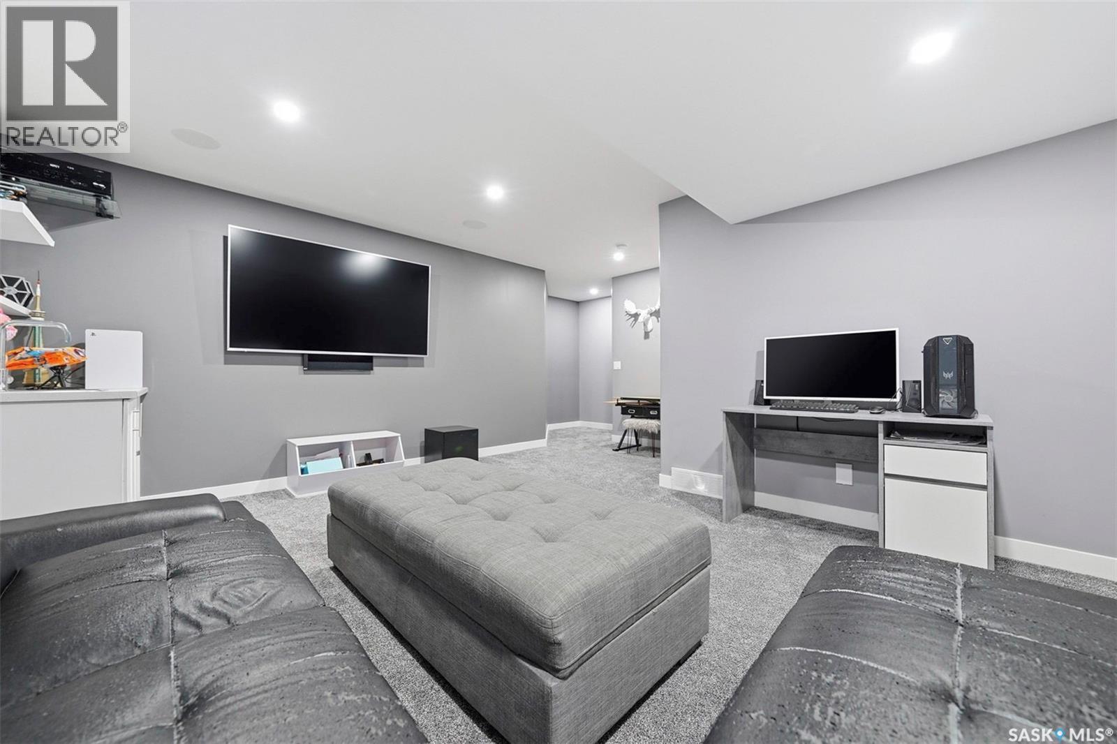 222 Newton Link, Saskatoon, SK - Indoor