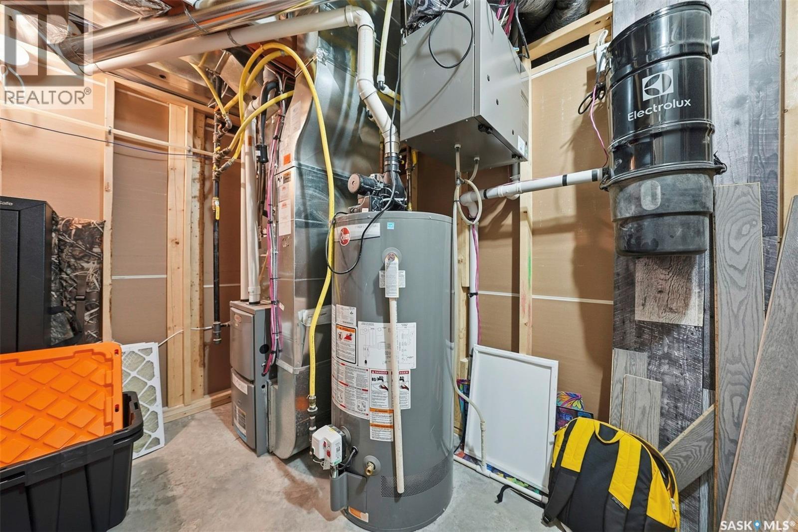 222 Newton Link, Saskatoon, SK - Indoor Photo Showing Basement