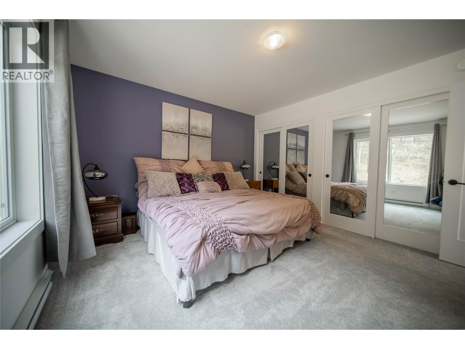 4165 93 Highway, Grasmere, BC - Indoor Photo Showing Bedroom