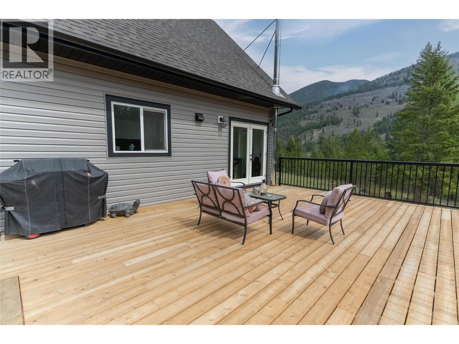 4165 93 Highway, Grasmere, BC - Outdoor With Deck Patio Veranda With Exterior